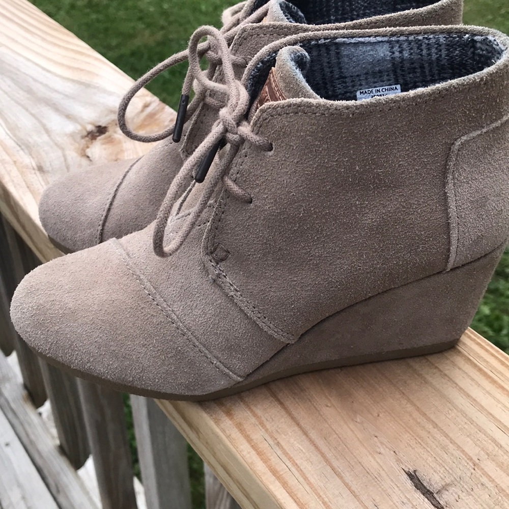 Tom’s wedge booties size 5.5w used